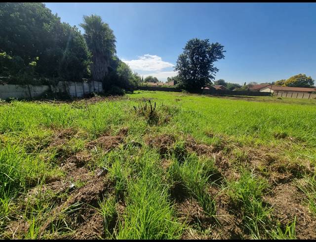 1,060M² VACANT LAND FOR SALE IN FALCON RIDGE